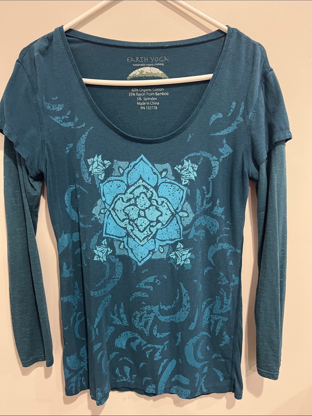 Earth Yoga Women's Teal Long-Sleeve Graphic Tee womens M hippie boho sustainable